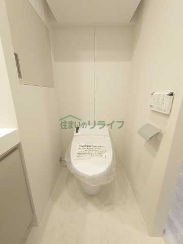 トイレ　※参考写真　同タイプ（別部屋）1411号室の写真となります。