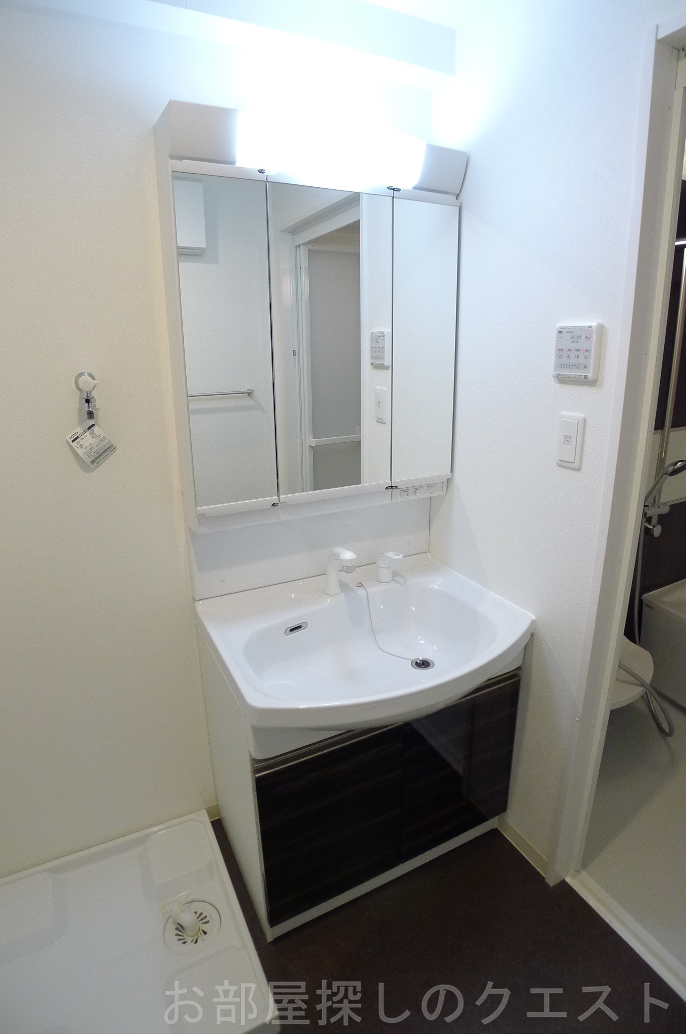 洗面設備　（写真は同タイプ）