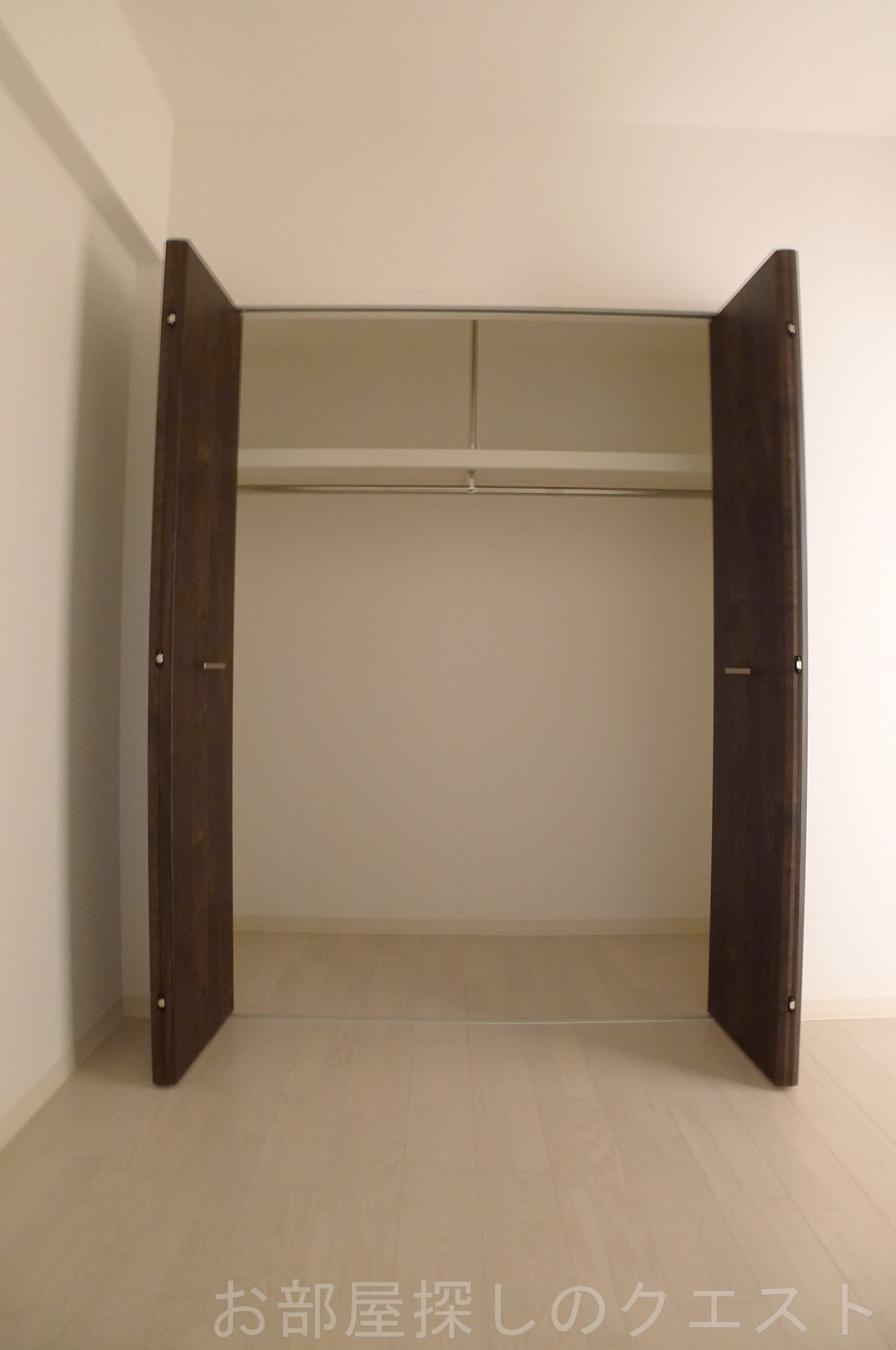 収納　（写真は同タイプ）