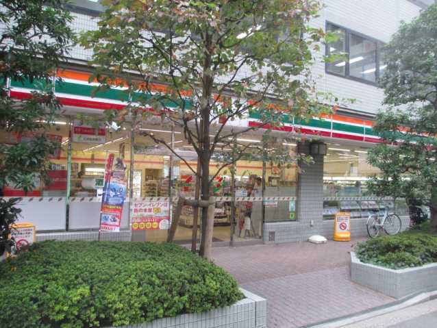 コンビニ　セブンイレブン（コンビニ）まで341m