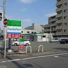コンビニ　ファミリーマート東大阪森河内西店（コンビニ）まで220m