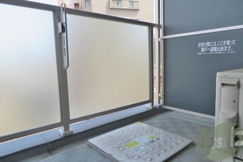 バルコニー　洗濯物もしっかり干せそうな広さが有り、便利に使えそうですね。