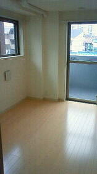 居室・リビング　※別部屋の参考写真です。