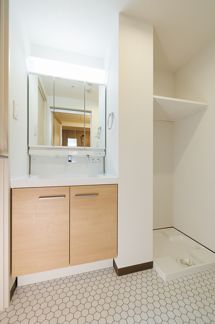 洗面設備　※写真は同タイプ住戸です。