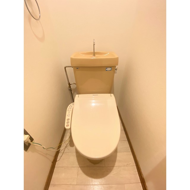 トイレ　ウォシュレット付き！