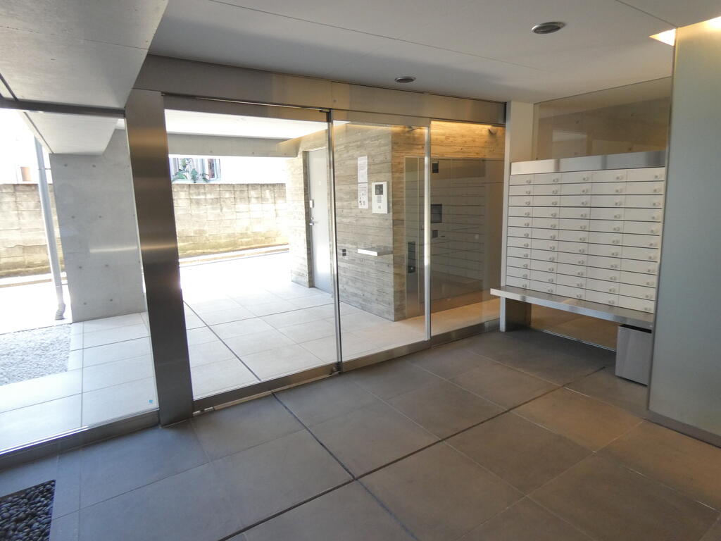 エントランス　エントランス