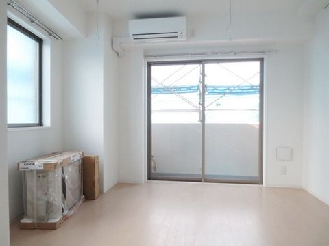 居室・リビング　★洋室6.8帖★