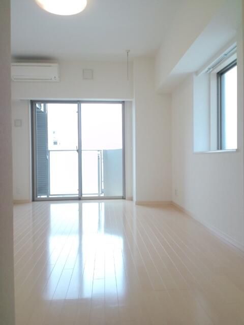 居室・リビング　※別部屋参考写真