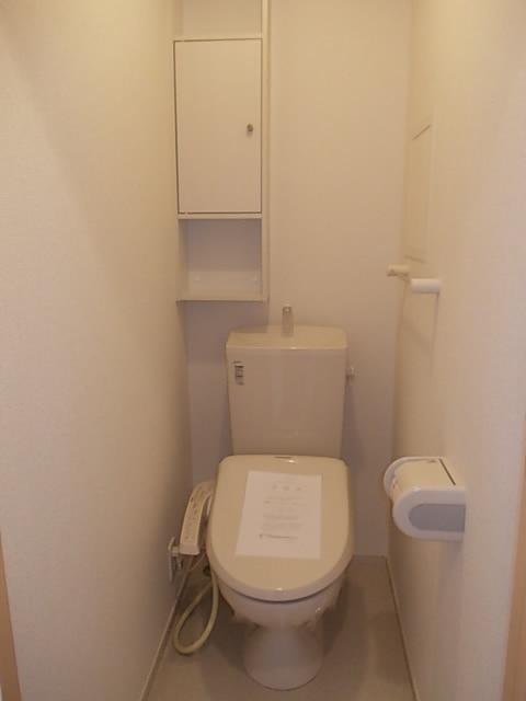 トイレ　温水洗浄便座