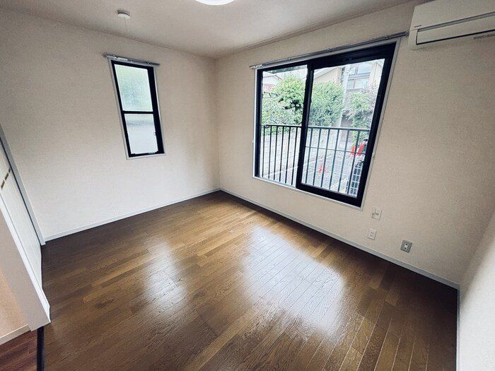 居室・リビング　室内