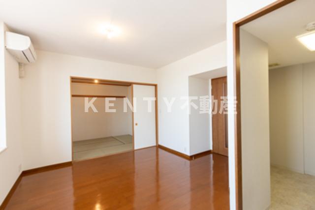 居室・リビング　ゆったり過ごせる居間です