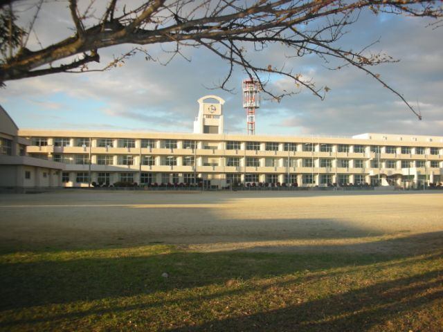 小学校　伊勢市立明野小学校（小学校）まで2188m