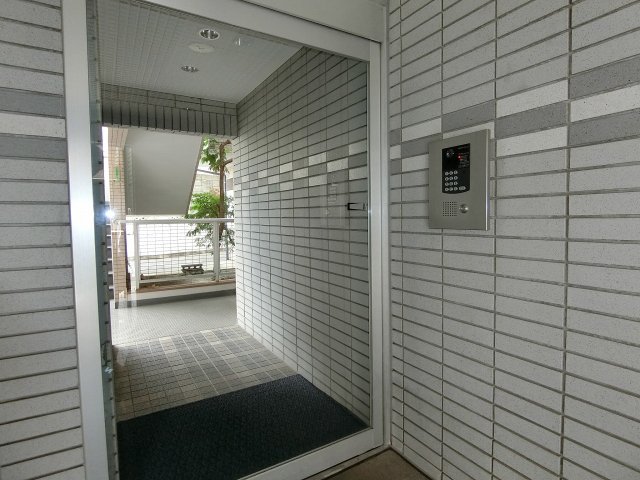 エントランス　毎日通るエントランスはこのようになっています