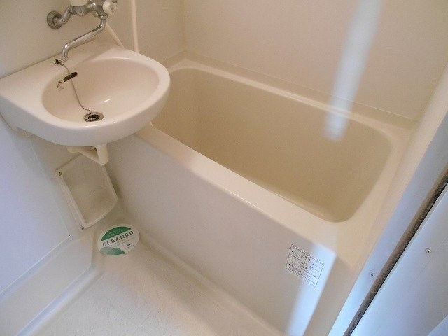 バス・シャワールーム　別部屋参考画像