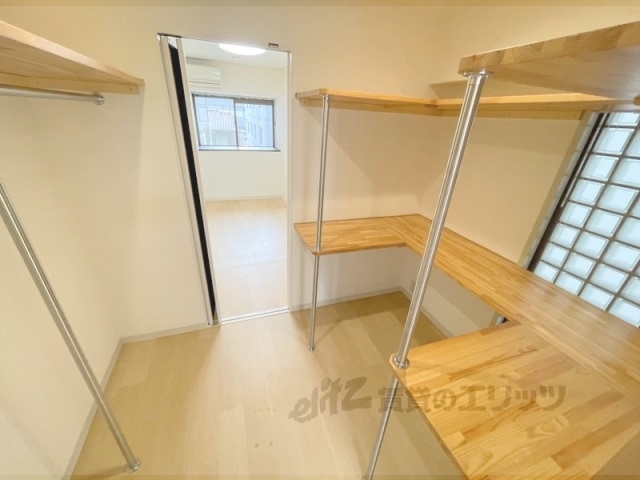 収納　ウォークスルー