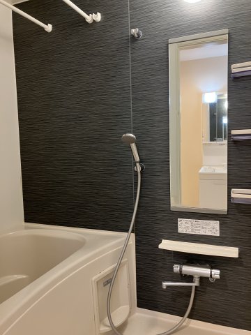 バス・シャワールーム　同物件別部屋参考写真