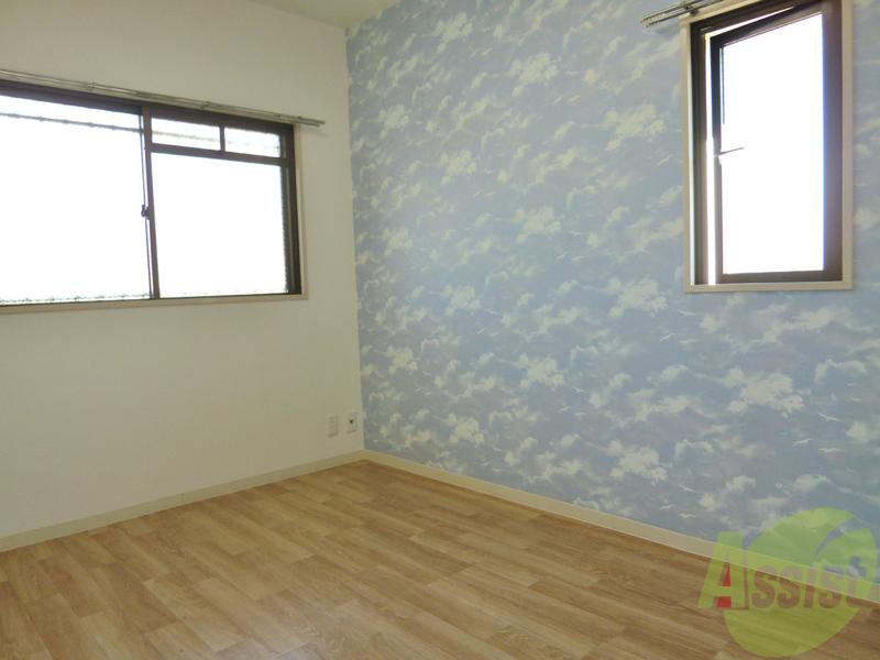 その他部屋・スペース　コチラが寝室部分になりますねー。隣の音も気になりません