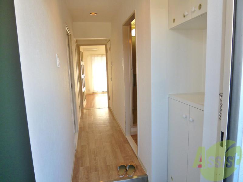 玄関　下駄箱もしっかりあります。廊下もあって人気の間取りです