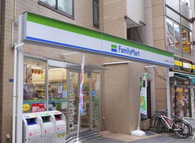 コンビニ　ファミリーマート（コンビニ）まで486m