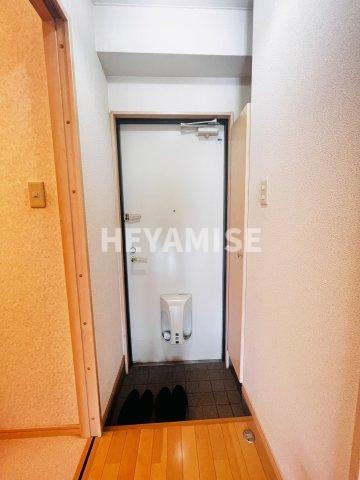 玄関　※同間取、別号室の写真です。現況を優先します※