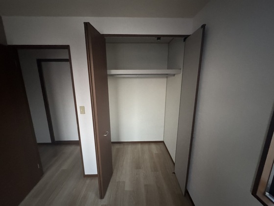 収納　※別部屋の写真です。