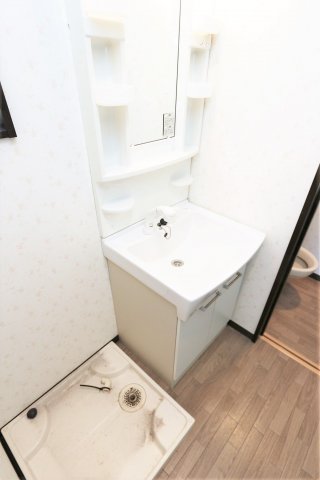 洗面設備　参考写真（同物件別部屋）