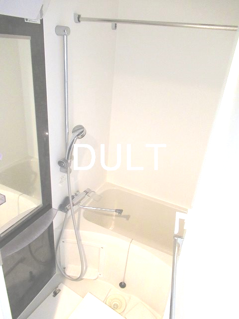 バス・シャワールーム　バスルームです。