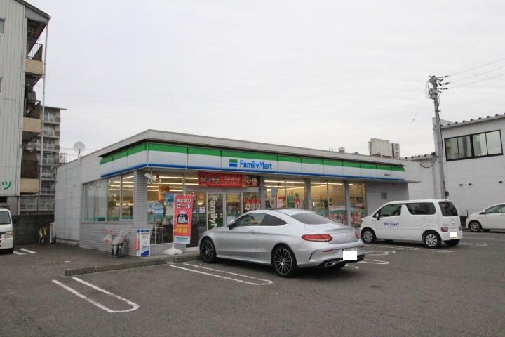 コンビニ　ファミリーマート高須新町店（コンビニ）まで2335m