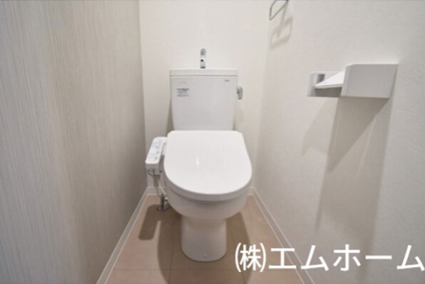 トイレ　温水洗浄便座付トイレ