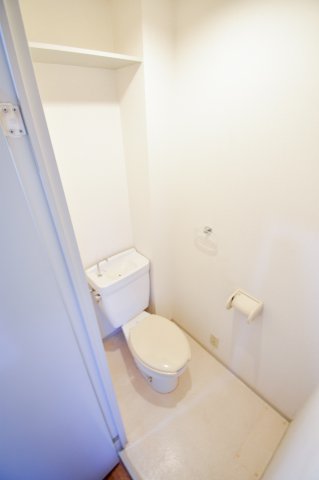 トイレ　清潔感があるトイレです。入るとホッとする、そんな空間。