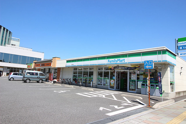 コンビニ　ファミリーマート別府汐見店（コンビニ）まで230m