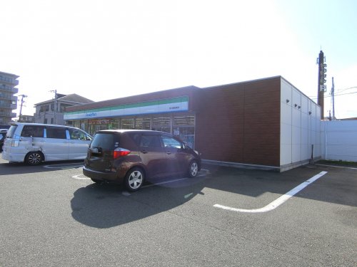 コンビニ　ファミリーマート　泉大津西港町店（コンビニ）まで348m