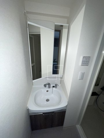 洗面設備　プレサンス堺筋本町ディスティニー　独立洗面台