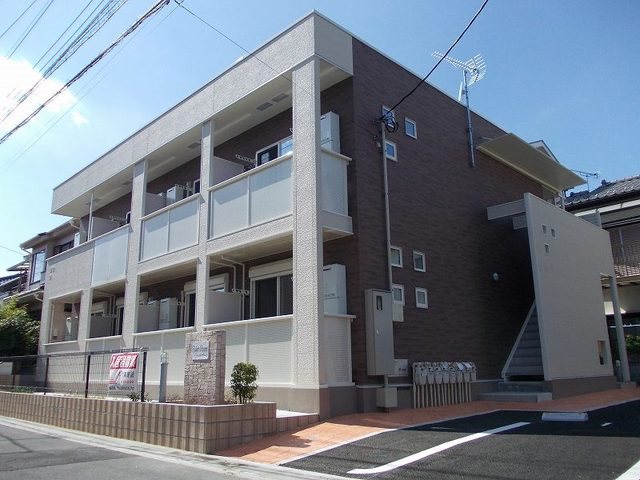 建物外観　パレスアツームのご紹介は住まいの窓口　アソシエにお任せ下さい