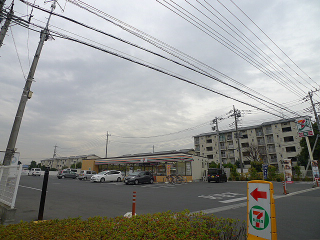 コンビニ　セブンイレブン 越谷間久里団地前店（コンビニ）まで629m