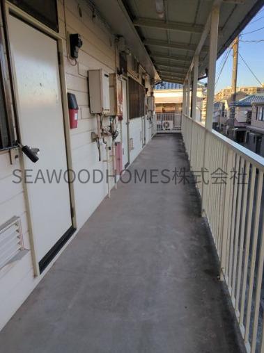 その他共有部分　玄関前です。