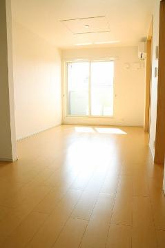 居室・リビング　室内