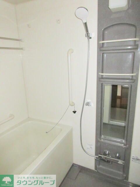 バス・シャワールーム　参考用に同タイプの他の部屋の画像を掲載しております
