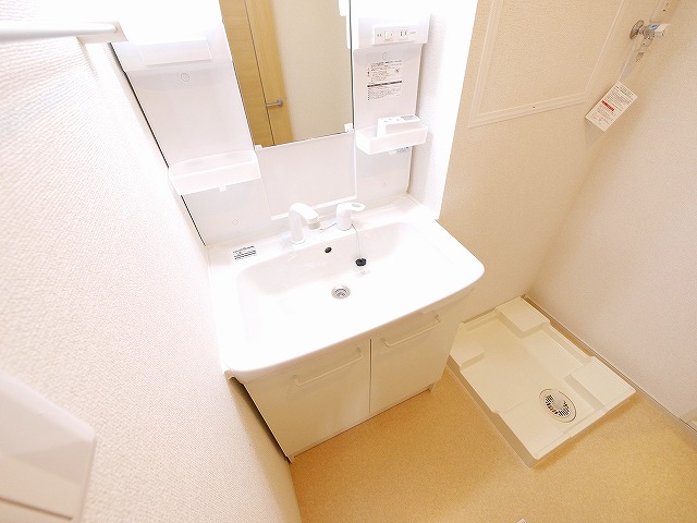 洗面設備　朝の身支度には欠かせない独立洗面化粧台