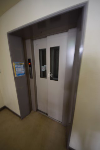 玄関　井上ビル　ＥＶ