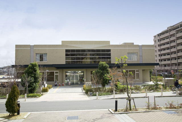 図書館　高槻市立阿武山図書館（図書館）まで127m