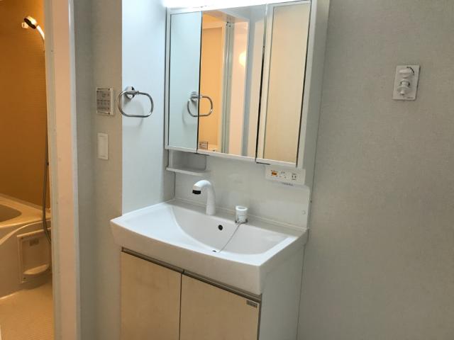 洗面設備　洗髪洗面化粧台