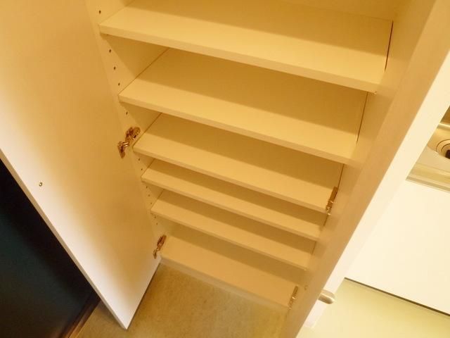 玄関　★シューズＢＯＸもたっぷり収納★