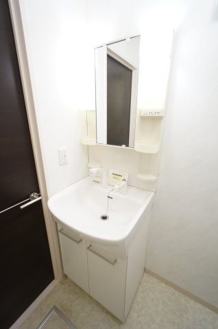 洗面設備　※同物件、反転タイプの写真になります。