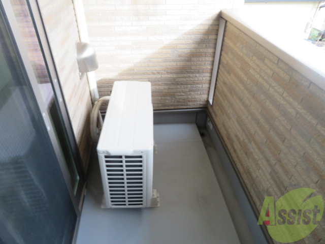 バルコニー　こちらのバルコニーで洗濯乾燥もバッチリです。