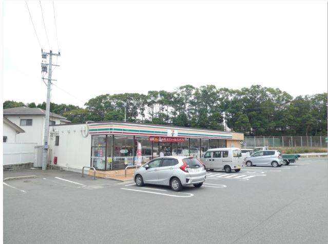 コンビニ　セブンイレブン（コンビニ）まで1422m