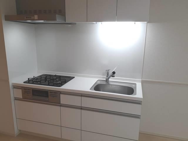 キッチン　システムキッチン・３口ガスコンログリル付き