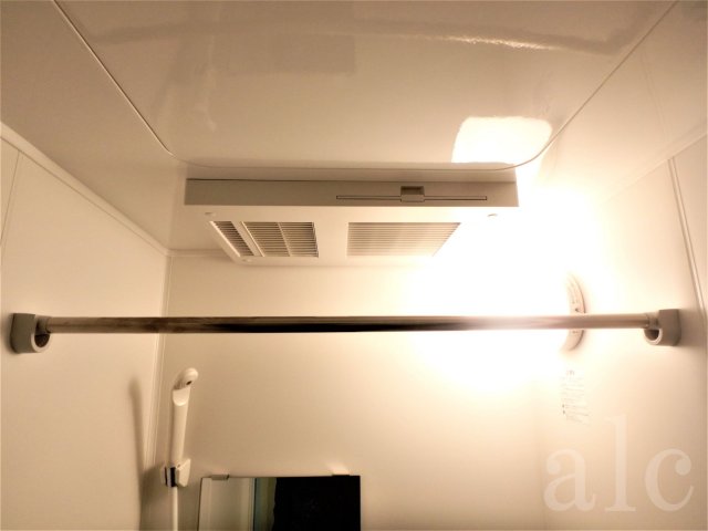 その他設備　浴室乾燥機付き。洗濯物はこちらで干す事ができます。外観がキレ