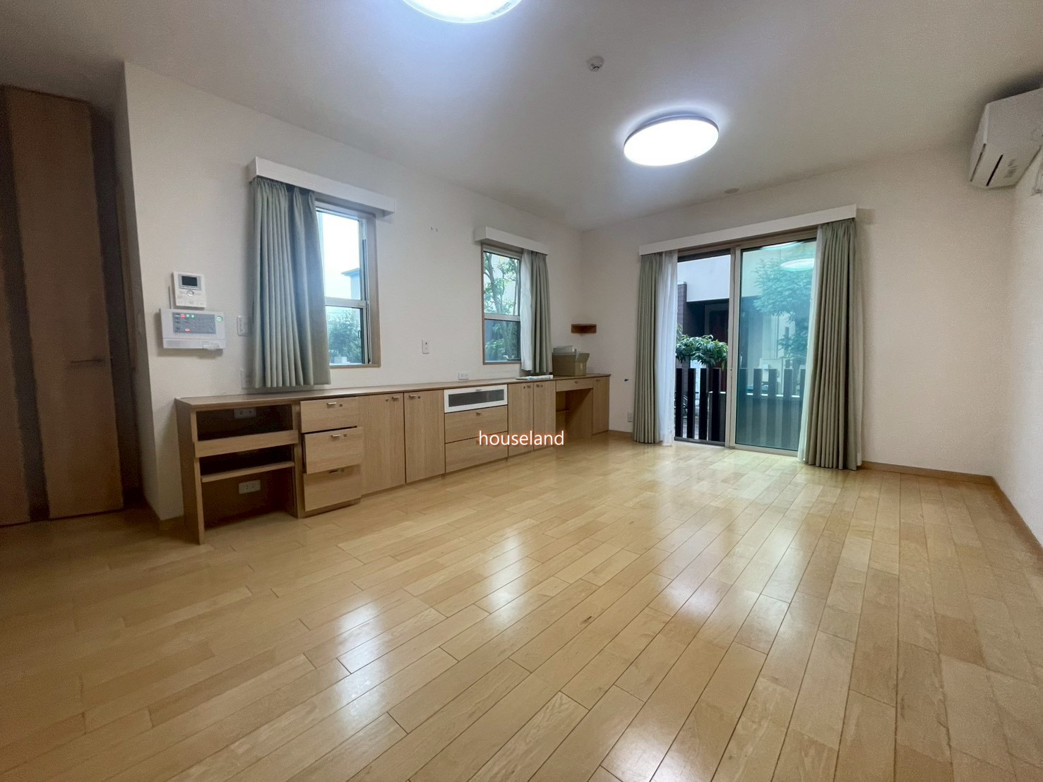 居室・リビング　備え付けテレビラック