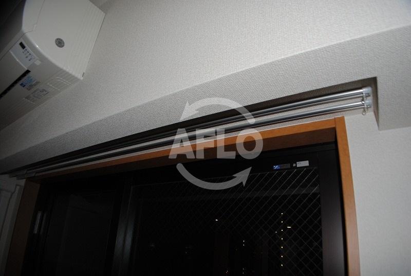 その他　リーガル新福島　カーテンレール・エアコン